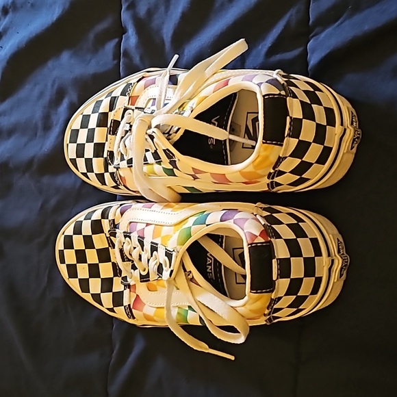 Vans - Picture 4 of 5